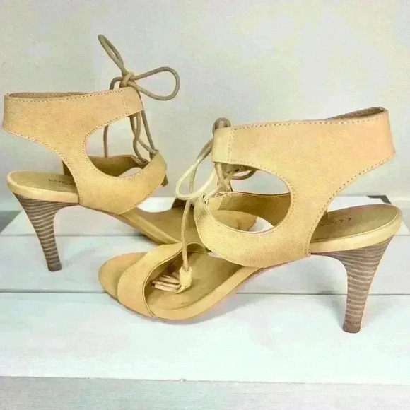 Lucky Brand Women’s Tan Suede Uzelia Tie Heels Size 8 (38) - Picture 4 of 9